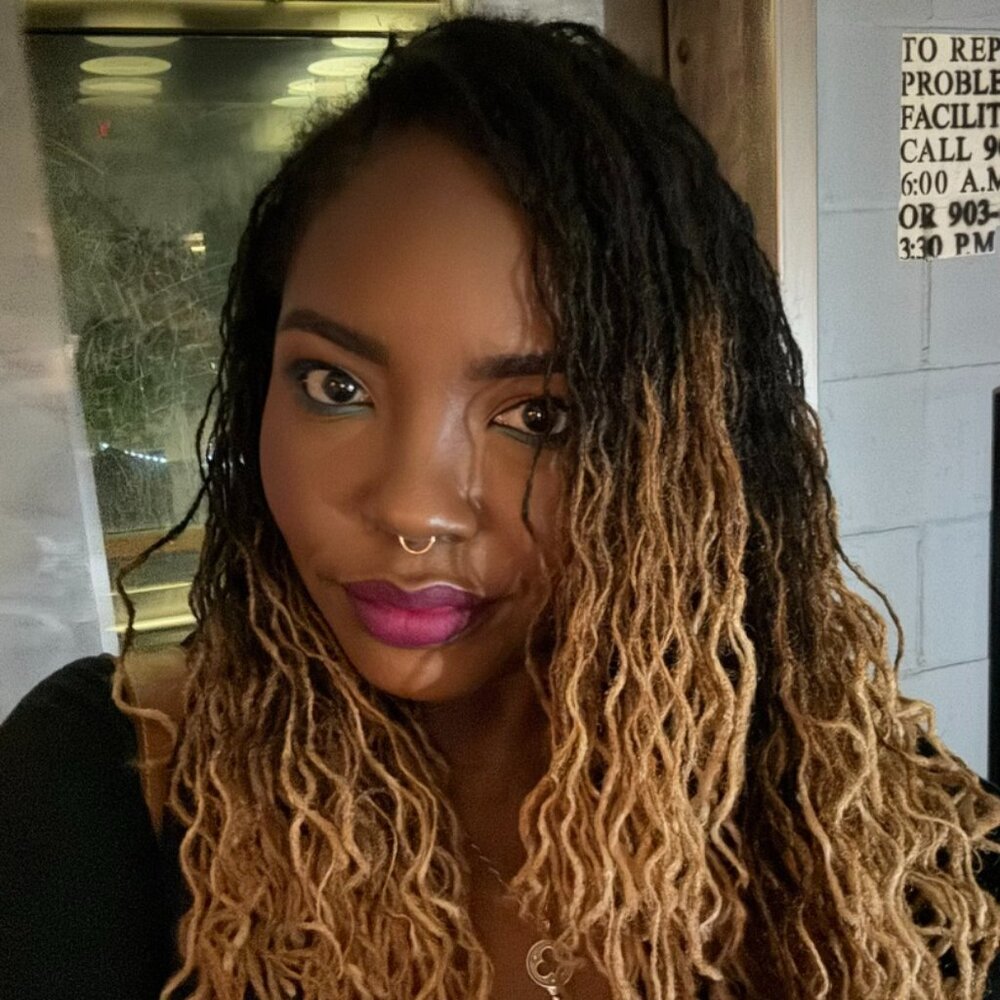 Meet your Posher, Addison